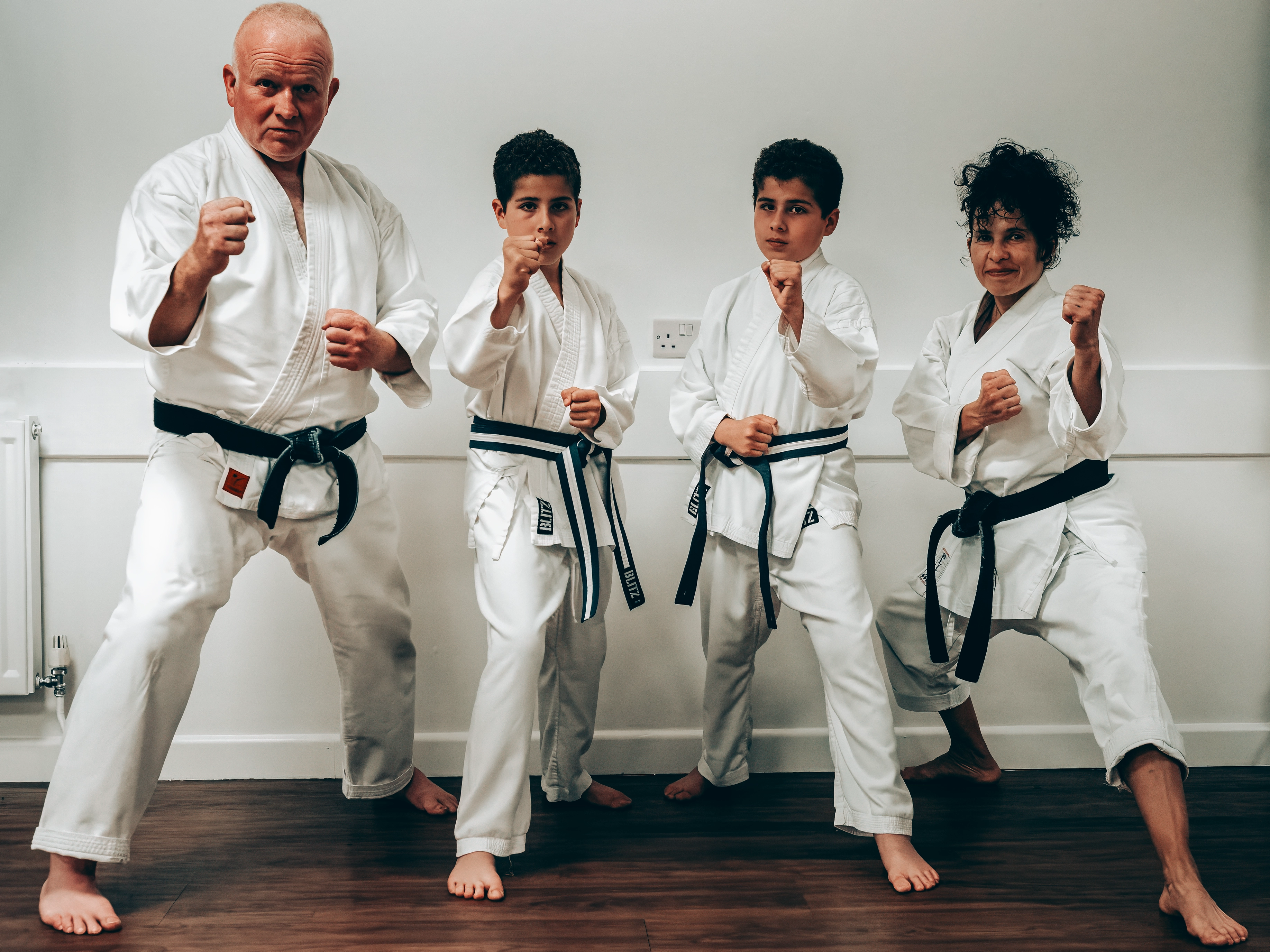 Bishop karate family in kamae